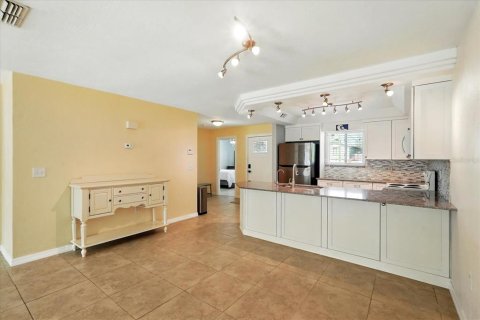 House in Flagler Beach, Florida 2 bedrooms, 118.54 sq.m. № 1681791 - photo 11