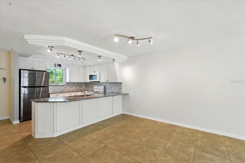 House in Flagler Beach, Florida 2 bedrooms, 118.54 sq.m. № 1681791 - photo 10