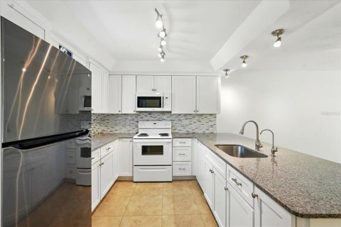 House in Flagler Beach, Florida 2 bedrooms, 118.54 sq.m. № 1681791 - photo 12