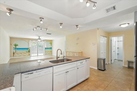 House in Flagler Beach, Florida 2 bedrooms, 118.54 sq.m. № 1681791 - photo 15