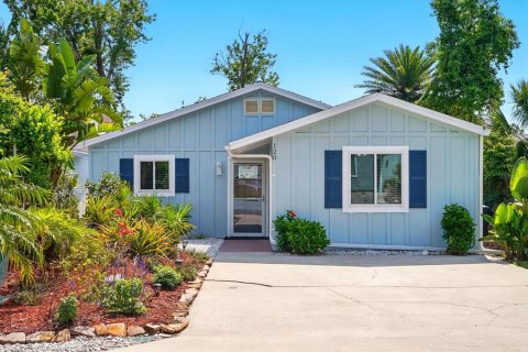 House in Flagler Beach, Florida 2 bedrooms, 118.54 sq.m. № 1681791 - photo 1