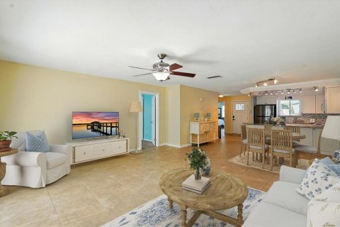 House in Flagler Beach, Florida 2 bedrooms, 118.54 sq.m. № 1681791 - photo 6