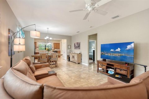 House in Bradenton, Florida 2 bedrooms, 136.57 sq.m. № 2419078 - photo 9