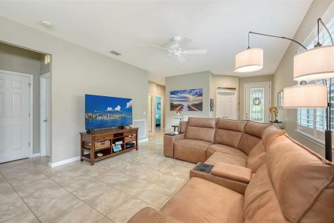 House in Bradenton, Florida 2 bedrooms, 136.57 sq.m. № 2419078 - photo 12