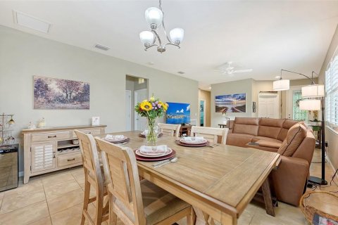 House in Bradenton, Florida 2 bedrooms, 136.57 sq.m. № 2419078 - photo 14