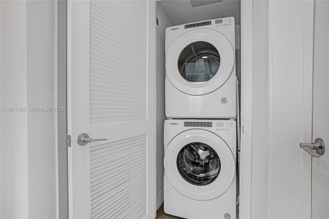 Condominio en venta en Miami, Florida, 1 dormitorio, 44.41 m2 № 2032153 - foto 16