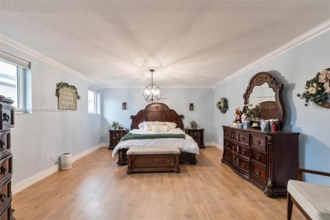 Villa ou maison à vendre à Miami, Floride: 5 chambres, 312.71 m2 № 1739690 - photo 20