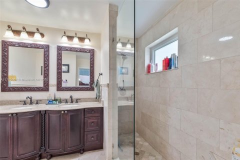Villa ou maison à vendre à Miami, Floride: 5 chambres, 312.71 m2 № 1739690 - photo 23