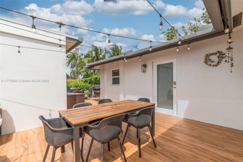 Villa ou maison à vendre à Miami, Floride: 5 chambres, 312.71 m2 № 1739690 - photo 29