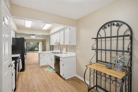 Copropriété à vendre à Saint Petersburg, Floride: 2 chambres, 99.41 m2 № 1899846 - photo 5