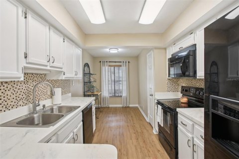 Copropriété à vendre à Saint Petersburg, Floride: 2 chambres, 99.41 m2 № 1899846 - photo 8