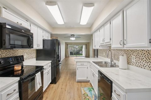 Copropriété à vendre à Saint Petersburg, Floride: 2 chambres, 99.41 m2 № 1899846 - photo 9