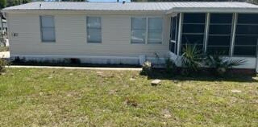 House in Satsuma, Florida 3 bedrooms, 98.1 sq.m. № 766816