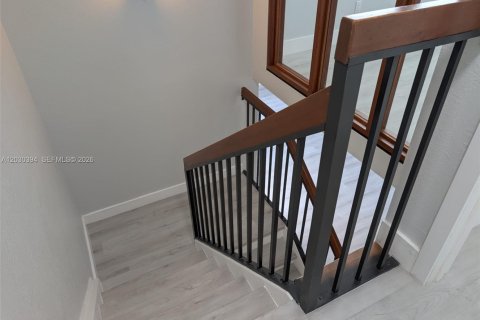 Adosado en venta en Pembroke Pines, Florida, 2 dormitorios, 127.09 m2 № 2085366 - foto 13