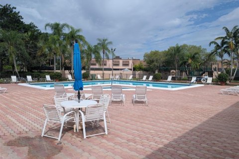 Adosado en venta en Pembroke Pines, Florida, 2 dormitorios, 127.09 m2 № 2085366 - foto 23