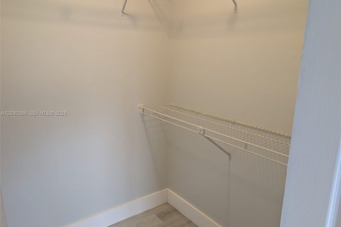 Adosado en venta en Pembroke Pines, Florida, 2 dormitorios, 127.09 m2 № 2085366 - foto 9