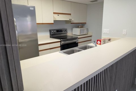 Adosado en venta en Pembroke Pines, Florida, 2 dormitorios, 127.09 m2 № 2085366 - foto 3