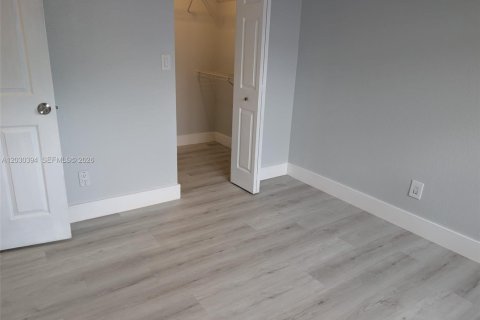 Adosado en venta en Pembroke Pines, Florida, 2 dormitorios, 127.09 m2 № 2085366 - foto 8