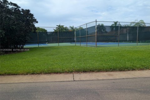 Adosado en venta en Pembroke Pines, Florida, 2 dormitorios, 127.09 m2 № 2085366 - foto 27