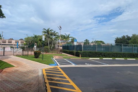 Adosado en venta en Pembroke Pines, Florida, 2 dormitorios, 127.09 m2 № 2085366 - foto 28