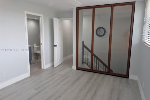 Adosado en venta en Pembroke Pines, Florida, 2 dormitorios, 127.09 m2 № 2085366 - foto 15