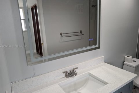Adosado en venta en Pembroke Pines, Florida, 2 dormitorios, 127.09 m2 № 2085366 - foto 18
