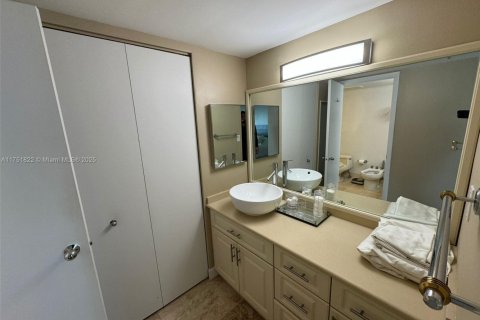 Купить кондоминиум в Майами, Флорида 3 спальни, 199.65м2, № 1689442 - фото 21