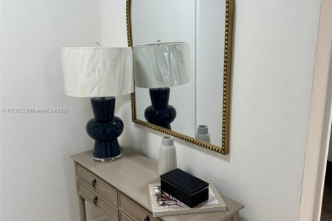 Купить кондоминиум в Майами, Флорида 3 спальни, 199.65м2, № 1689442 - фото 16