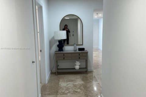 Купить кондоминиум в Майами, Флорида 3 спальни, 199.65м2, № 1689442 - фото 17