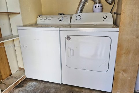 Adosado en alquiler en Miami, Florida, 3 dormitorios, 92.9 m2 № 2025375 - foto 9