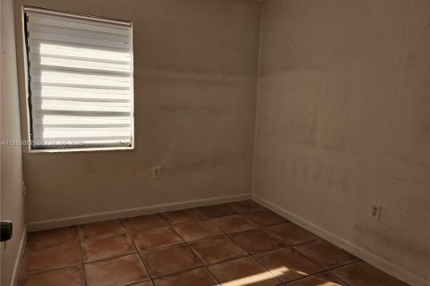 Adosado en alquiler en Miami, Florida, 3 dormitorios, 92.9 m2 № 2025375 - foto 8