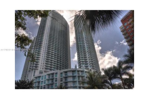 Commercial property in Miami, Florida № 1710337 - photo 1