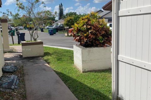 Touwnhouse à vendre à Miami, Floride: 3 chambres, 110.37 m2 № 2058462 - photo 19