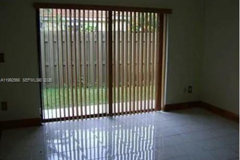Touwnhouse à vendre à Miami, Floride: 3 chambres, 110.37 m2 № 2058462 - photo 5