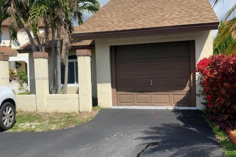 Touwnhouse à vendre à Miami, Floride: 3 chambres, 110.37 m2 № 2058462 - photo 14