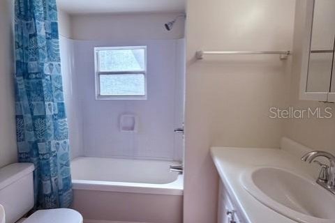 Apartment in Apopka, Florida 4 bedrooms, 238.57 sq.m. № 2221987 - photo 9