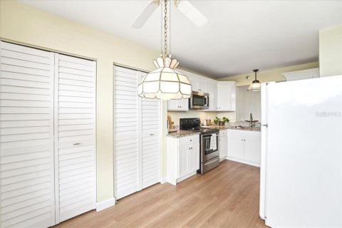 Condo in Bradenton, Florida, 2 bedrooms  № 2148190 - photo 4
