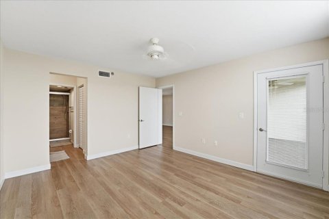 Condo in Bradenton, Florida, 2 bedrooms  № 2148190 - photo 14