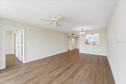 Condo in Bradenton, Florida, 2 bedrooms  № 2148190 - photo 8
