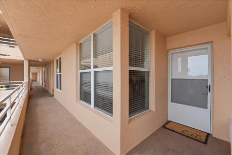 Condo in Bradenton, Florida, 2 bedrooms  № 2148190 - photo 30