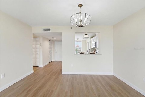 Condo in Bradenton, Florida, 2 bedrooms  № 2148190 - photo 10