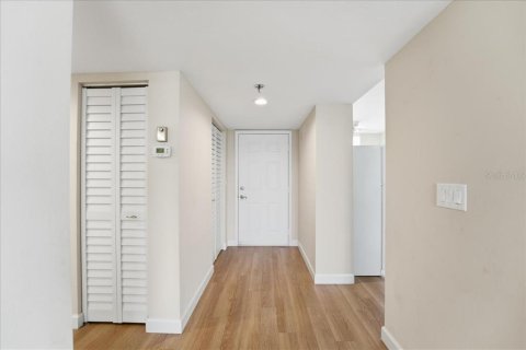 Condo in Bradenton, Florida, 2 bedrooms  № 2148190 - photo 11