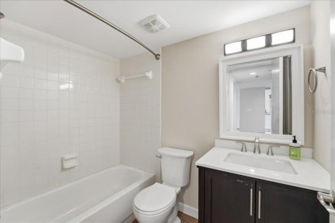 Condo in Bradenton, Florida, 2 bedrooms  № 2148190 - photo 20