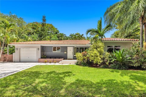 House in Coral Gables, Florida 4 bedrooms, 211.17 sq.m. № 1831102 - photo 2