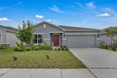 House in Davenport, Florida 4 bedrooms, 181.35 sq.m. № 1732579 - photo 1