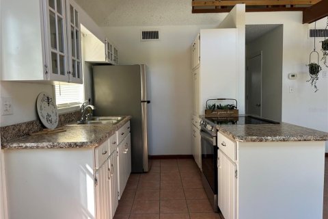 Casa en venta en Umatilla, Florida, 2 dormitorios, 128.95 m2 № 2419248 - foto 8
