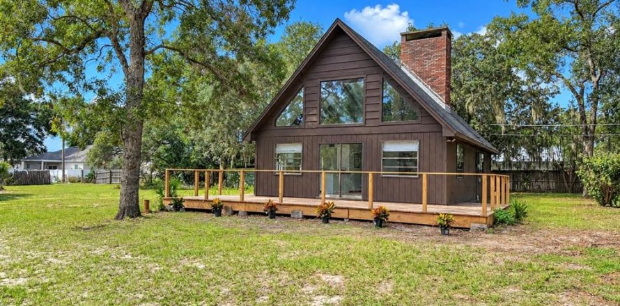 Casa en Umatilla, Florida 2 dormitorios, 128.95 m2 № 2419248