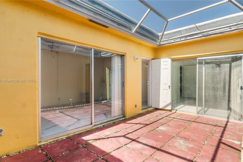 House in North Lauderdale, Florida 2 bedrooms, 89.37 sq.m. № 1739791 - photo 16