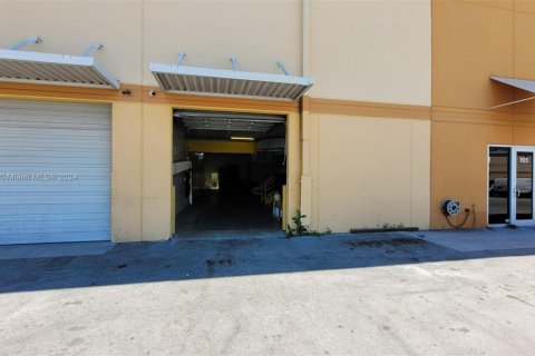 Immobilier commercial à vendre à Medley, Floride № 2077111 - photo 4