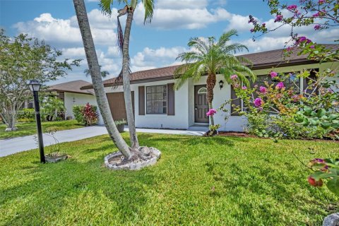 House in Greenacres, Florida 2 bedrooms, 126.07 sq.m. № 1830973 - photo 4